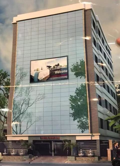 Hotel Reverine, Uttora.